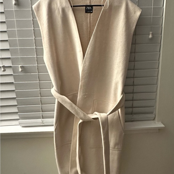 Zara - Picture 2 of 5